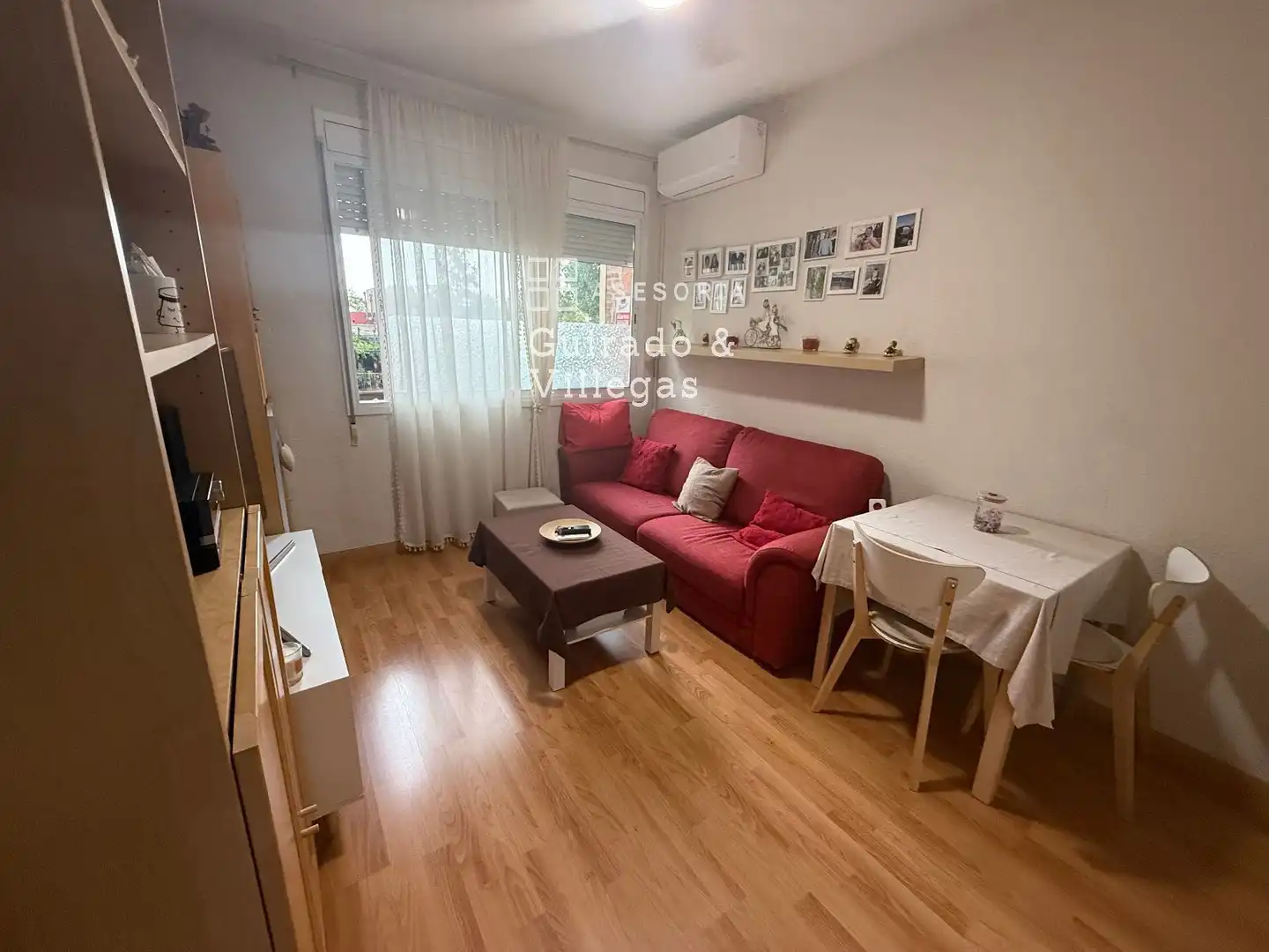 Sala d'estar de Pis en venda en Barcelona amb Aire condicionat i Parquet