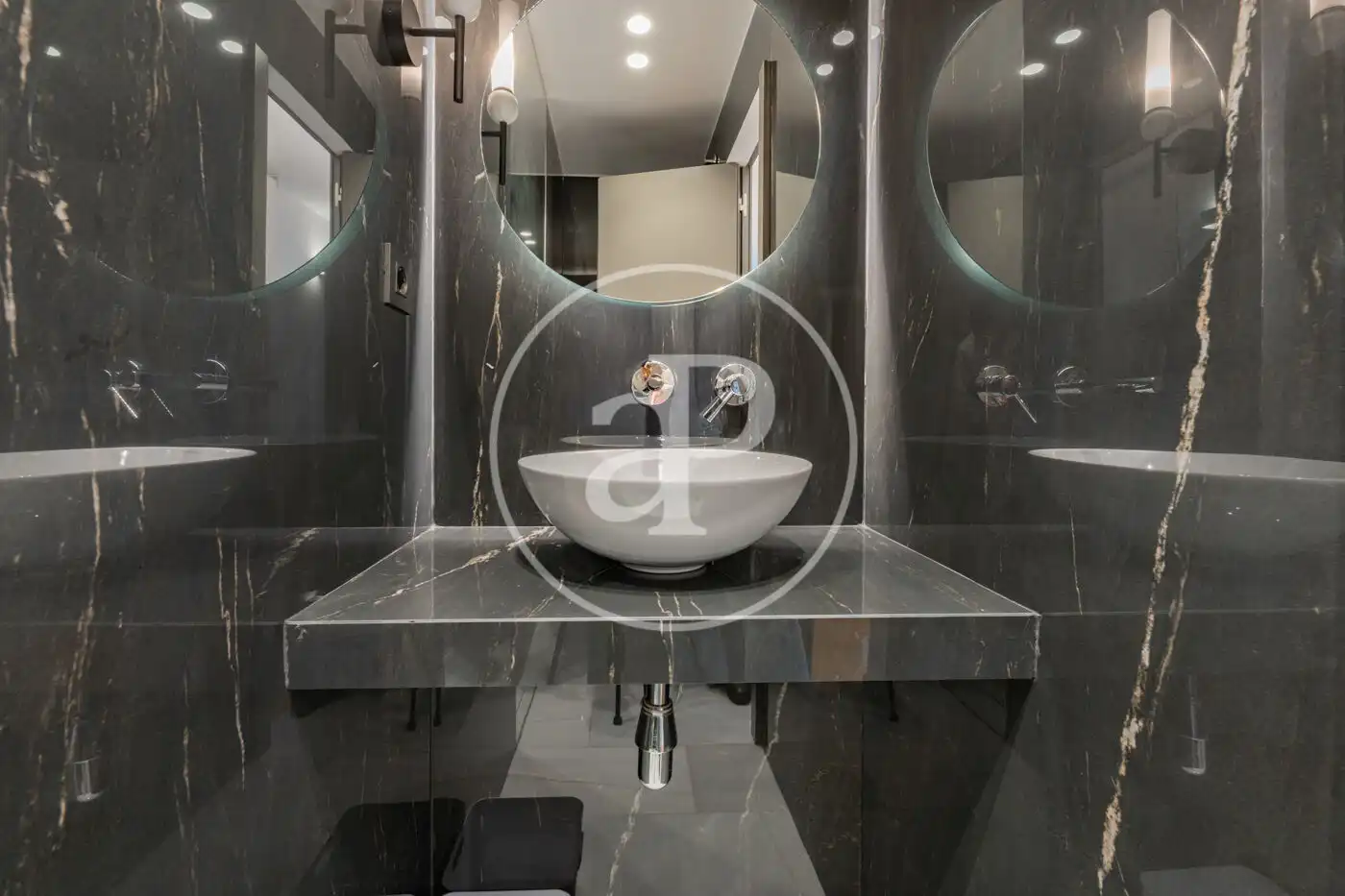 Badezimmer von Wohnung zum Verkauf in Madrid mit Klimaanlage, Heizung und Terrasse