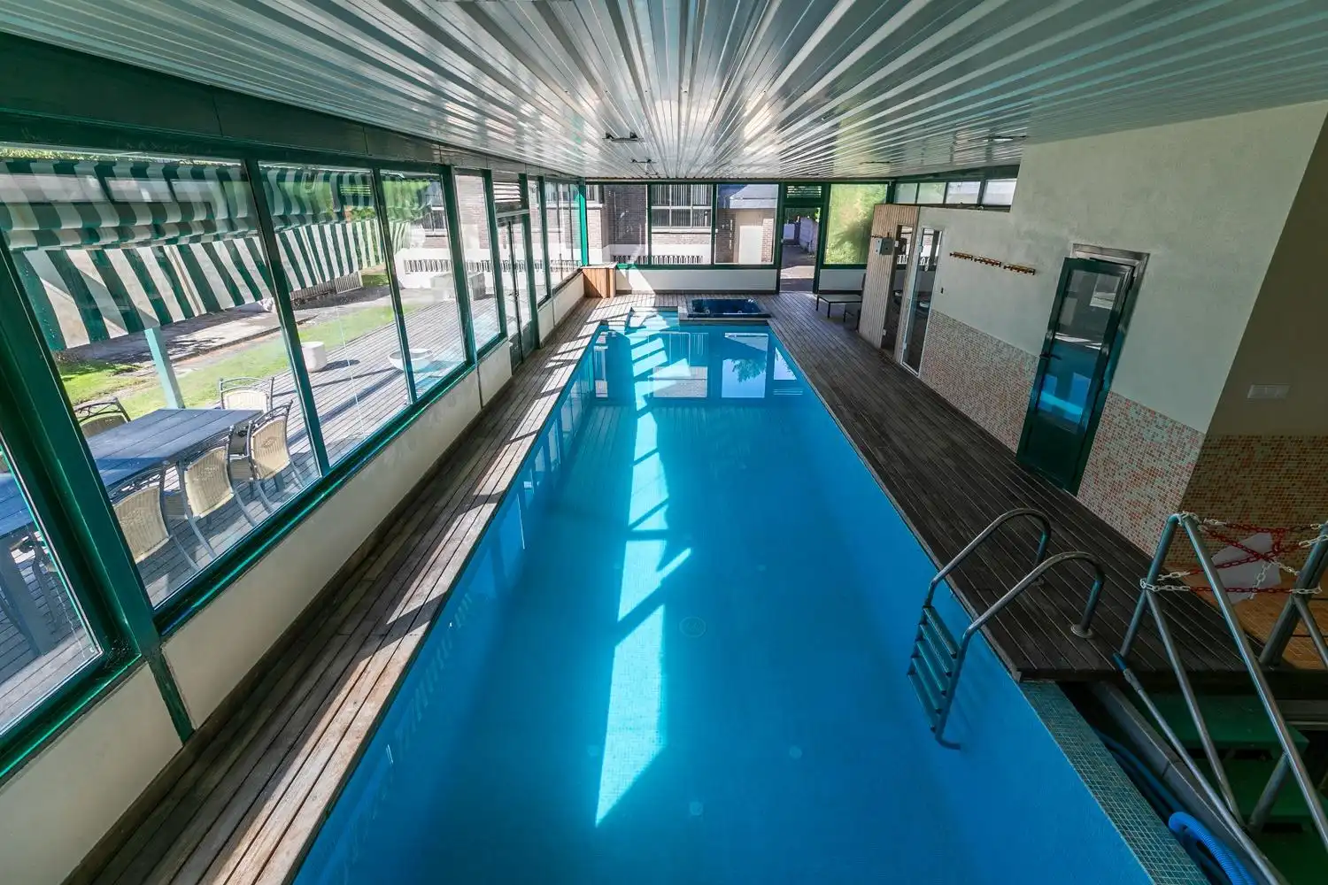 Piscina de Casa o xalet en venda en Jaca amb Calefacció, Jardí privat i Terrassa
