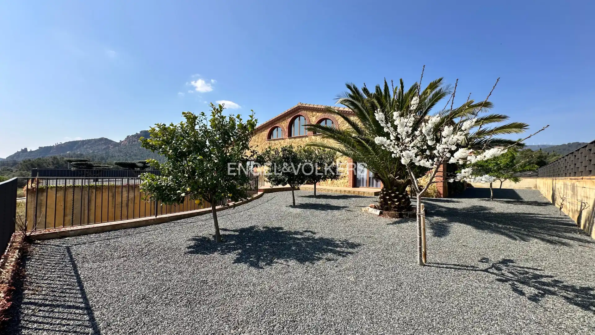 Exterior view of Houses for sale in Vilanova d'Escornalbou  with Air Conditioner, Heating and Private garden