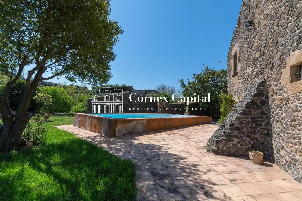 Vista exterior de Finca rústica de alquiler en Rupià con Aire acondicionado, Calefacción y Jardín privado