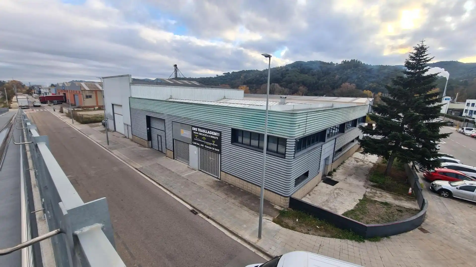 Außenansicht von Fabrikhallen zum Verkauf in Sant Celoni