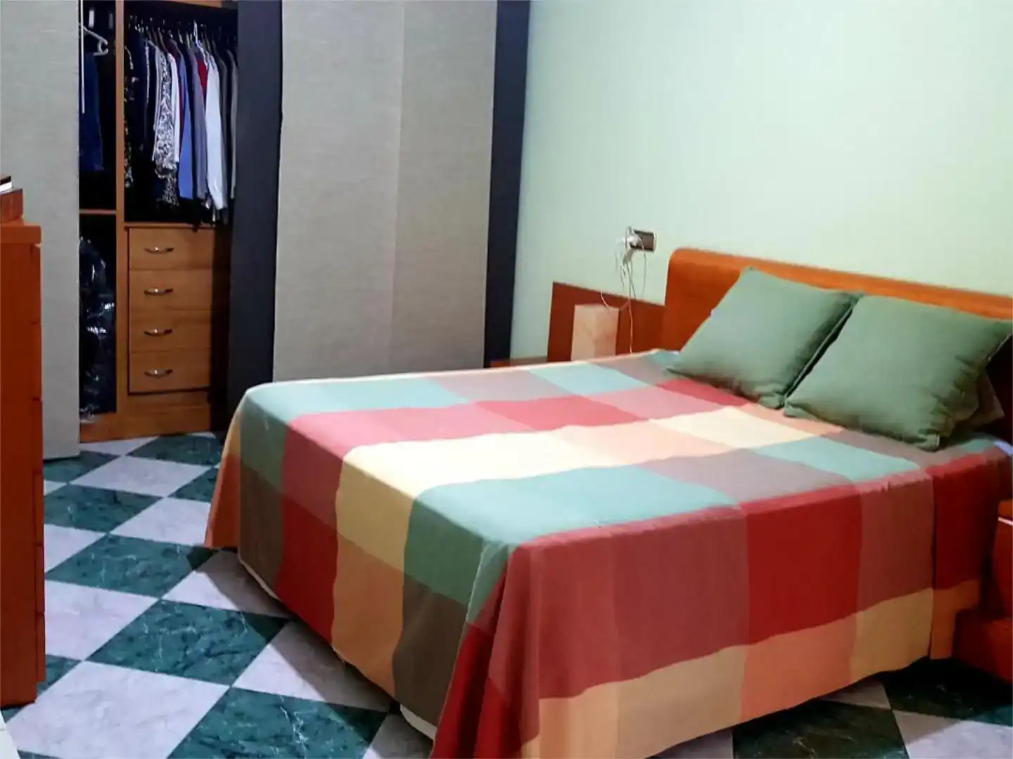 Dormitori de Casa o xalet en venda en Loja amb Jardí privat, Piscina i Moblat