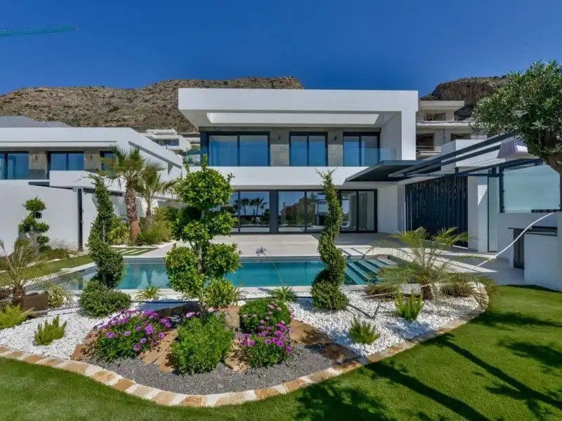 Villa à vendre à Golf Bahía