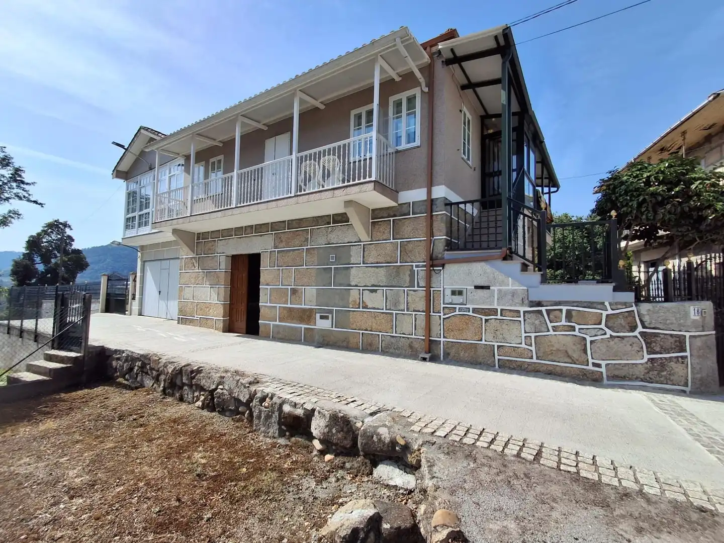 Vista exterior de Casa o chalet en venta en Cenlle con Calefacción, Jardín privado y Terraza