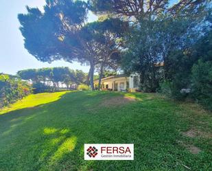 Vista exterior de Casa o xalet en venda en El Puerto de Santa María amb Calefacció, Jardí privat i Parquet