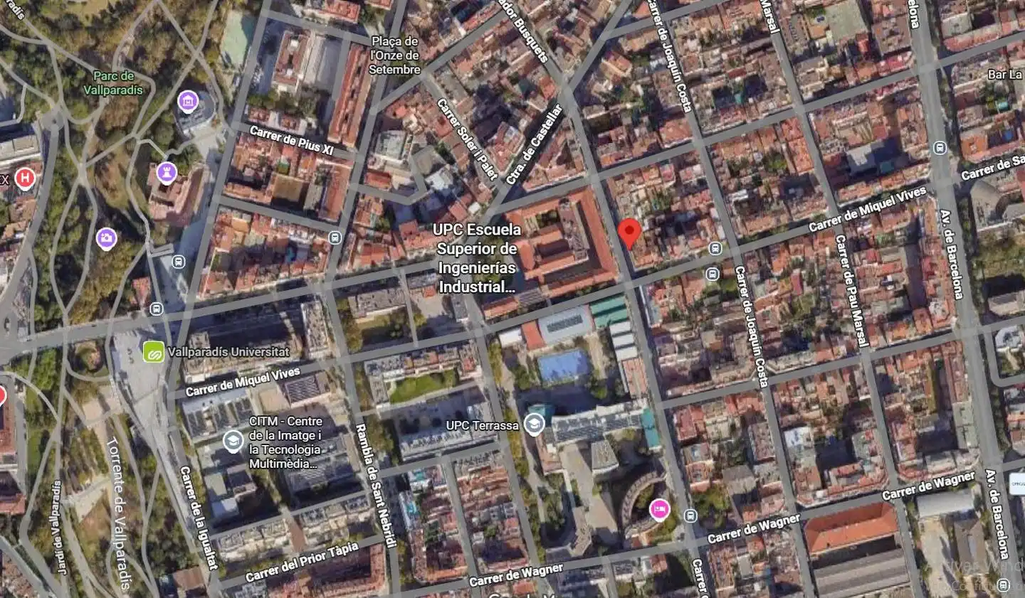 Vista exterior de Local en venta en Terrassa con Aire acondicionado