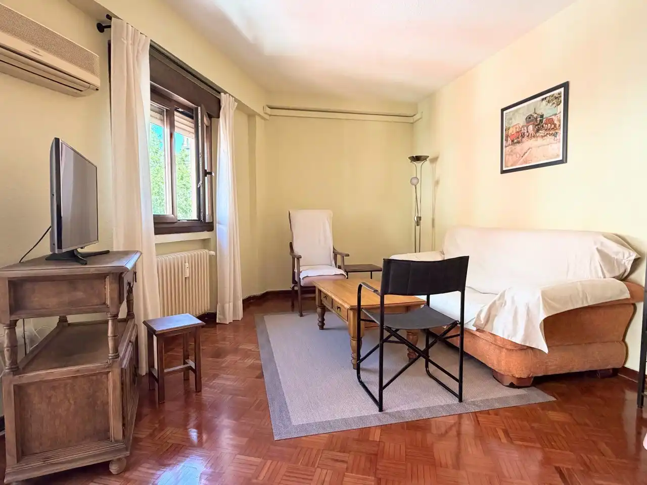 Sala d'estar de Pis de lloguer en Madrid amb Aire condicionat, Calefacció i Parquet