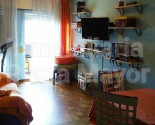 Living room of Flat for sale in Salamanca Capital  with Heating, Parquet flooring and Balcony