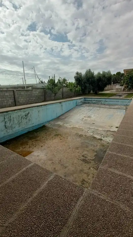 Piscina de Casa o chalet en venta en Pinseque con Calefacción, Jardín privado y Piscina