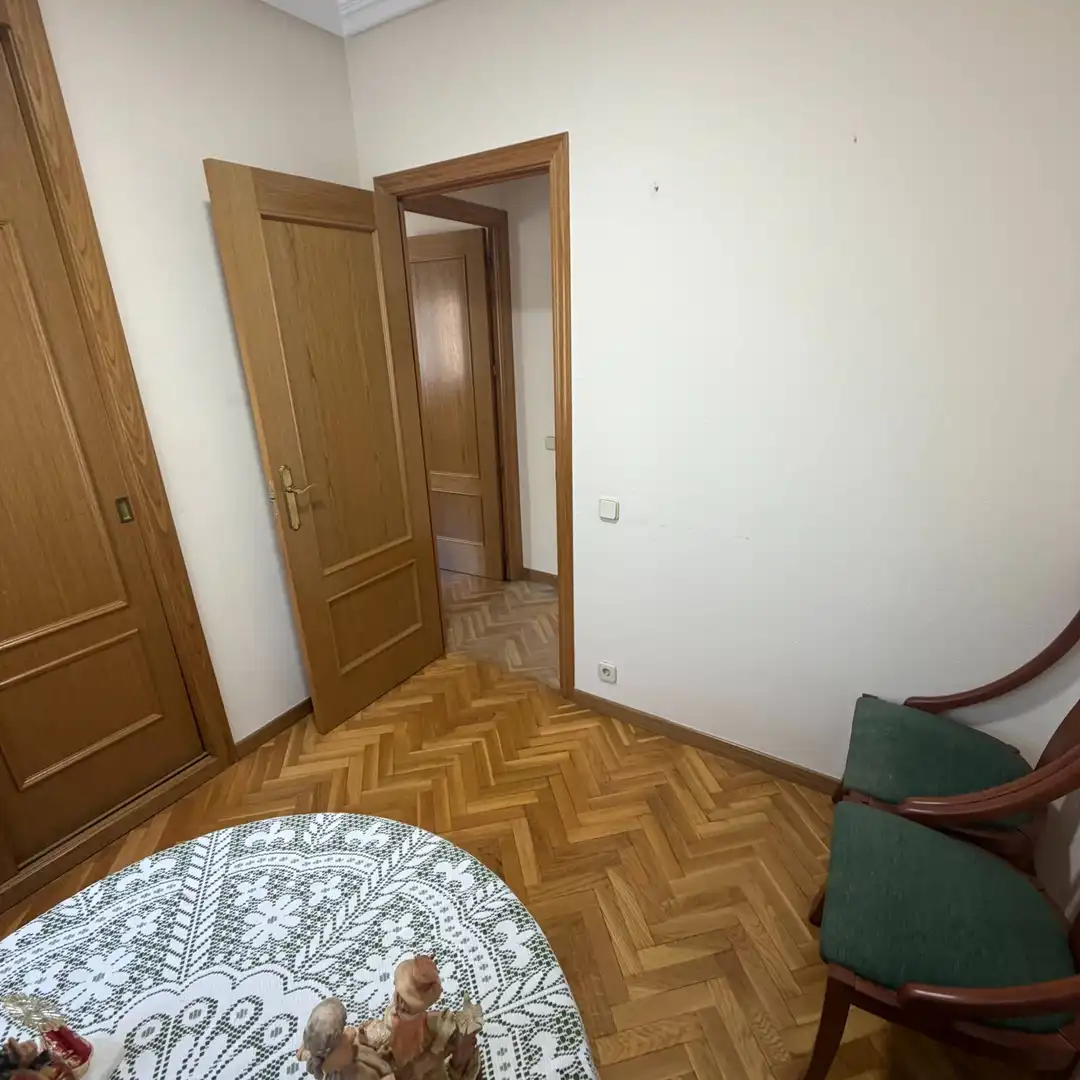 Habitación de Piso en venta en Madrid con Piscina comunitaria
