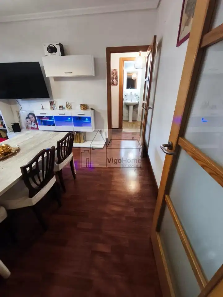 Piso en venta en Vigo  con Calefacción, Terraza y Trastero