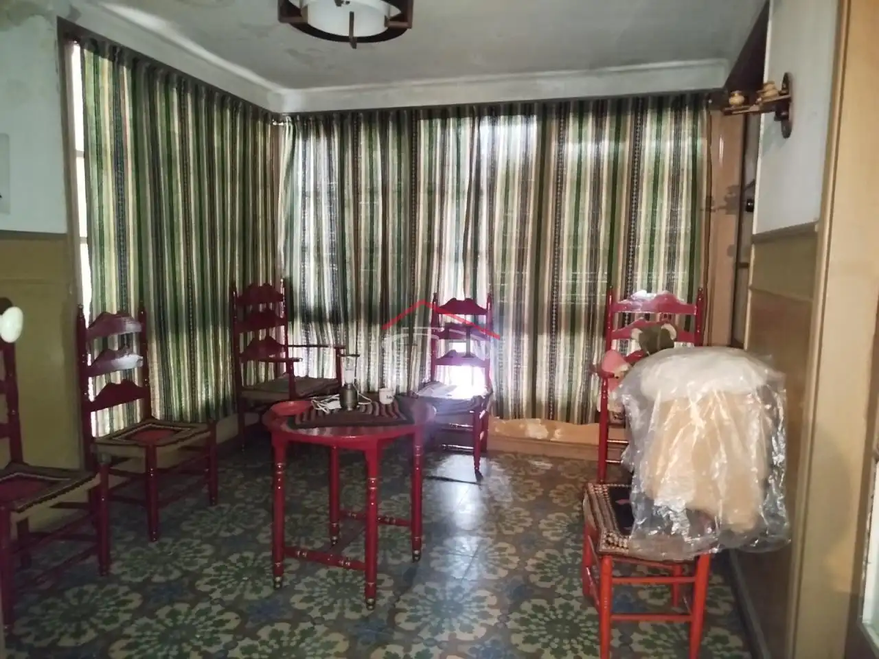 Sala d'estar de Casa o xalet en venda en León Capital  amb Calefacció, Jardí privat i Traster