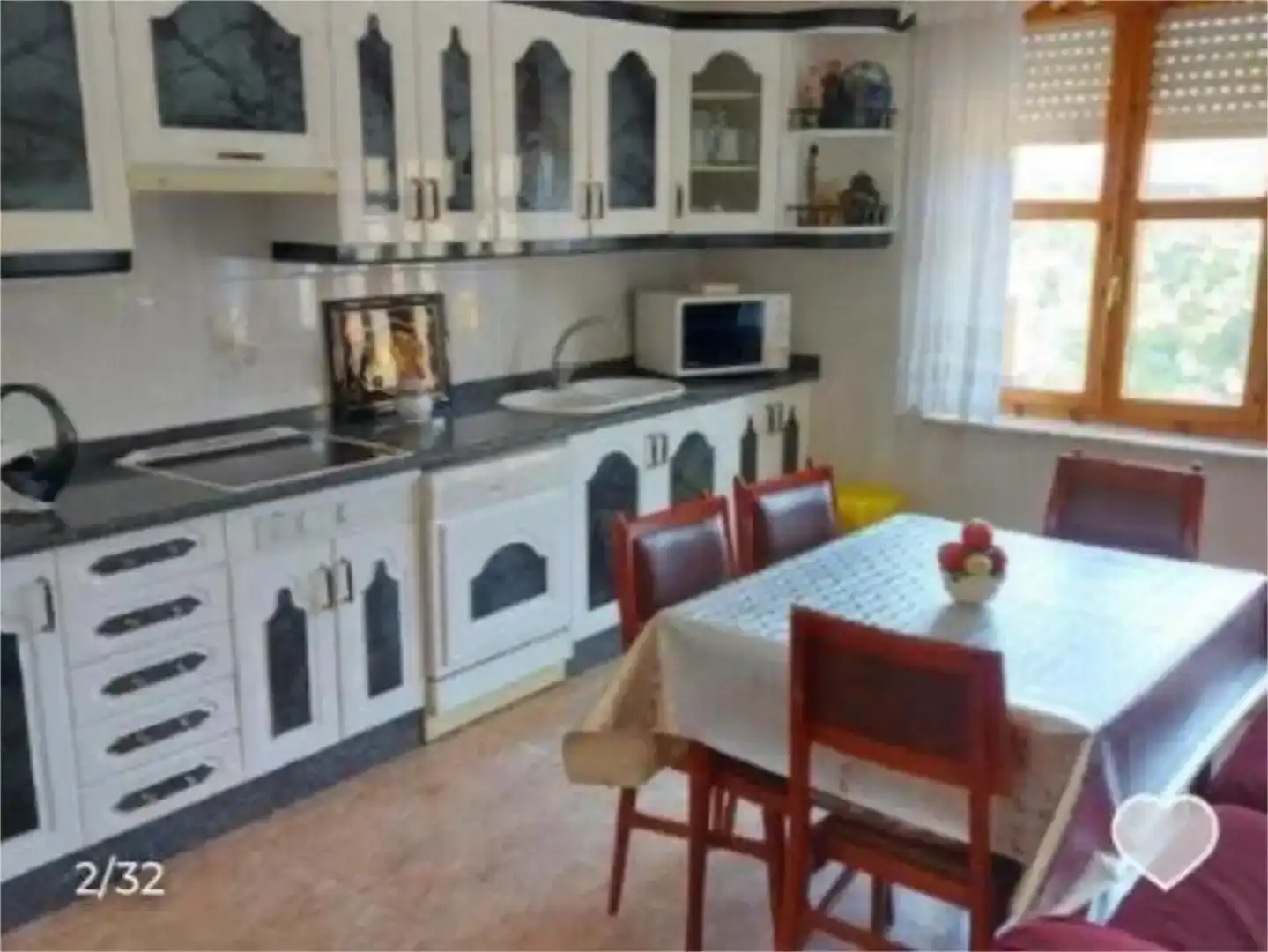 Cuina de Casa o xalet en venda en Gordoncillo amb Jardí privat