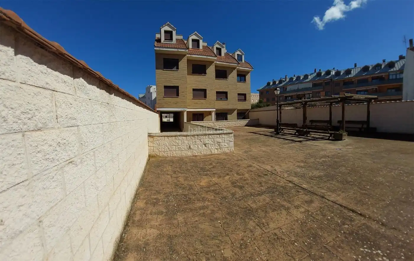 Piso con ascensor en venta en Calle Profesor Julián Gómez 7