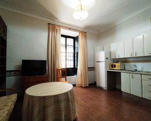 Dormitori de Apartament de lloguer en  Sevilla Capital amb Aire condicionat i Moblat