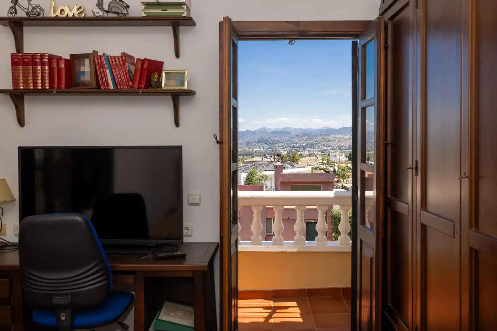 Terrassa de Casa o xalet en venda en Alhaurín de la Torre amb Jardí privat, Terrassa i Piscina