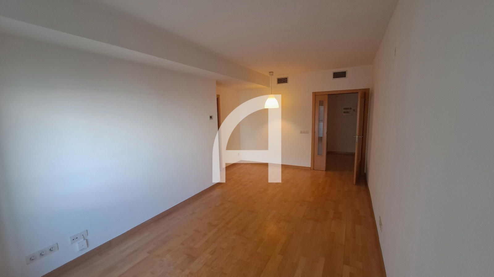 Bedroom of Flat for sale in Terrassa  with Air Conditioner, Heating and Parquet flooring