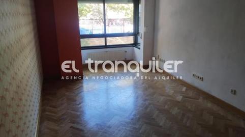 Foto 5 de Pis de lloguer a Calle Viñegra, Los Cármenes, Madrid