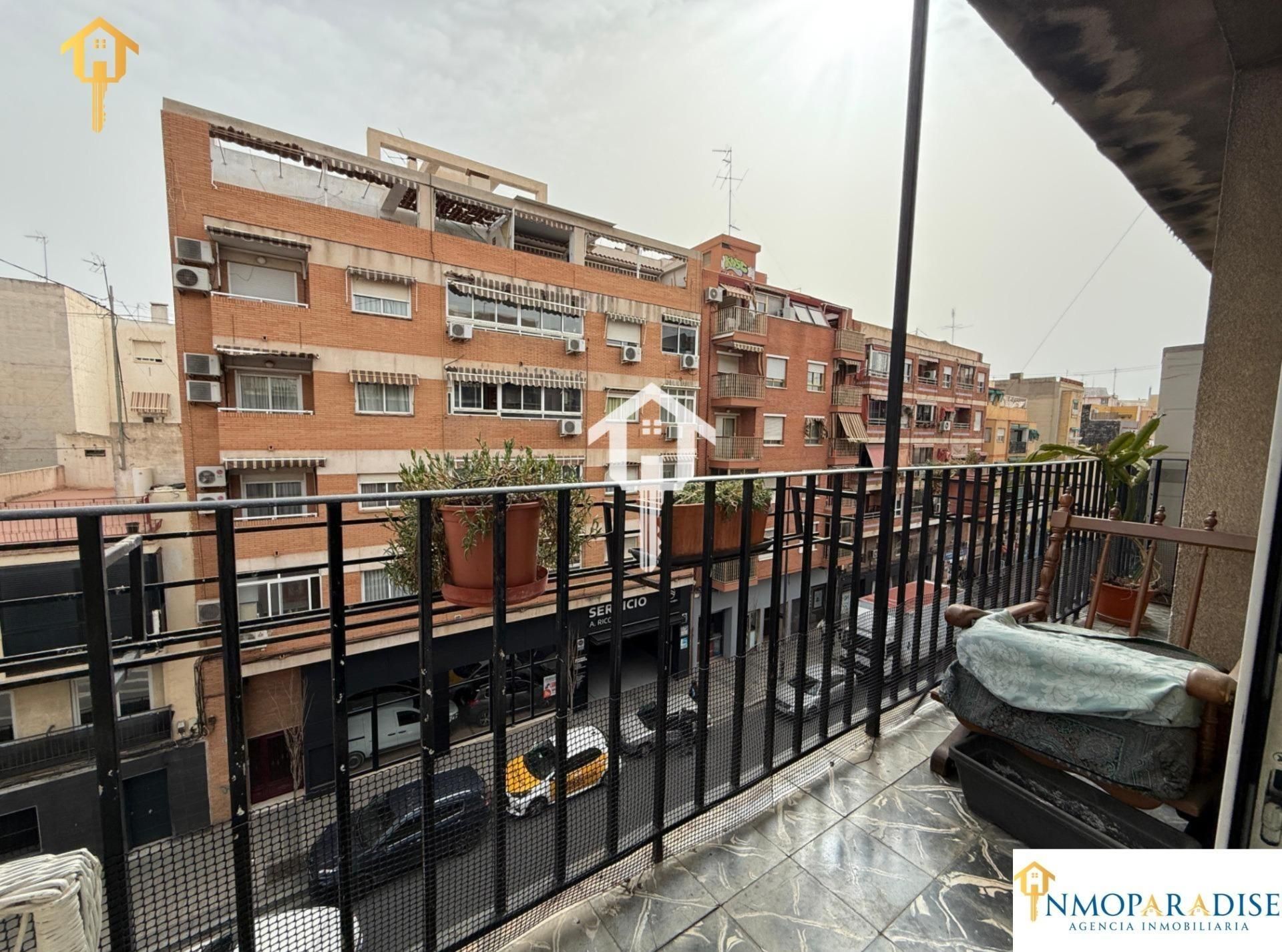 Apartament en venda a Calle MAESTRO ALONSO, Altozano - Conde Lumiares