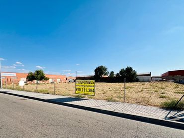 Industriegrundstück zum Verkauf in Calle del Pino 6