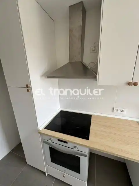 Cuina de Pis de lloguer en Getafe amb Parquet, Piscina i Moblat