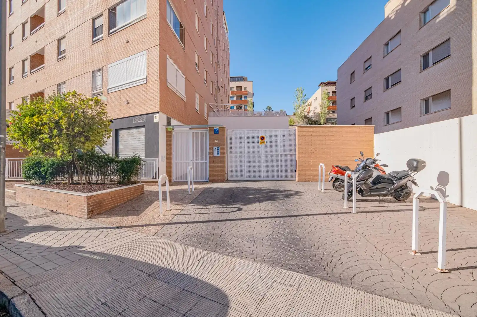 Wohnung mit Pool zur Miete in Genil