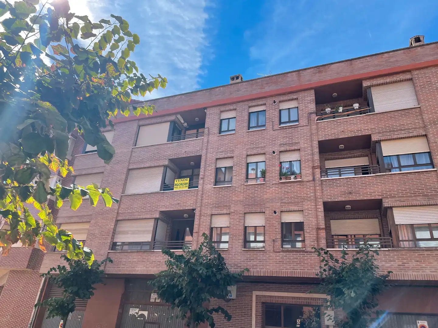 Vista exterior de Pis en venda en Santo Domingo de la Calzada amb Calefacció, Parquet i Traster