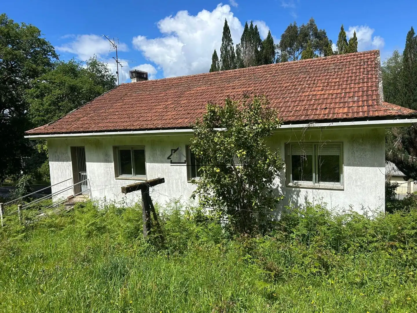 Vista exterior de Casa o xalet en venda en Forcarei amb Jardí privat