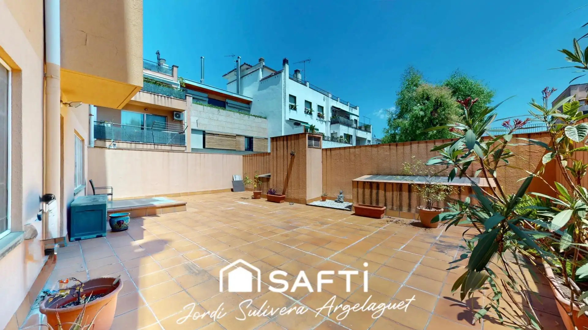 Vista exterior de Piso en venta en Girona con Aire acondicionado, Calefacción y Terraza