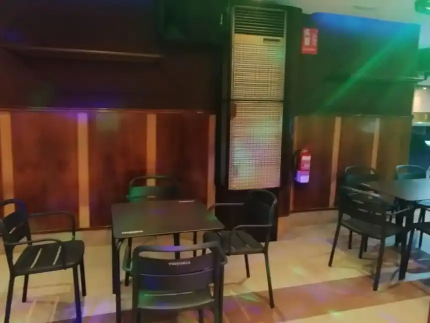 Local en venda en Cadalso de los Vidrios amb Calefacció i Moblat