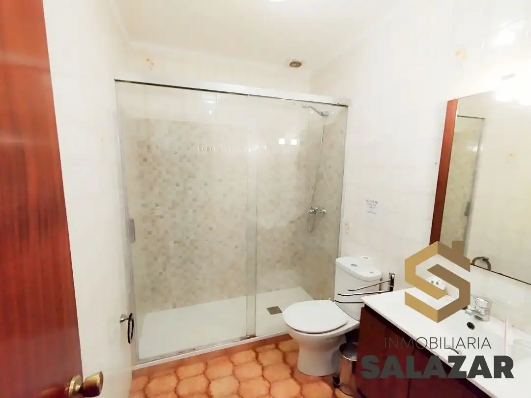 Bathroom of Flat for rent in Bilbao   with Heating and Terrace