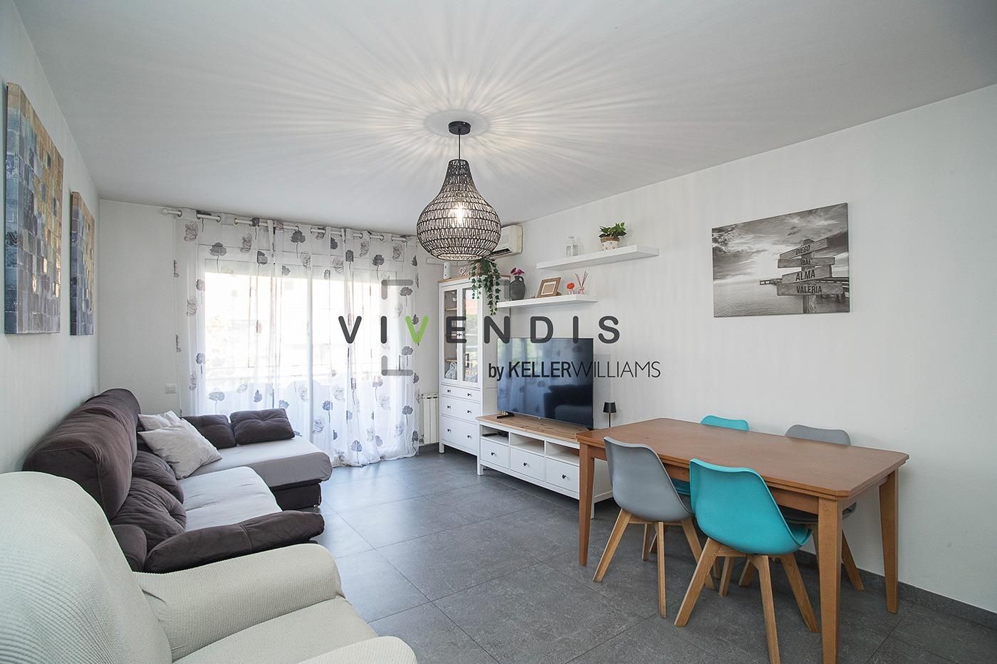 Sala d'estar de Pis en venda en Sant Andreu de la Barca amb Aire condicionat, Calefacció i Terrassa