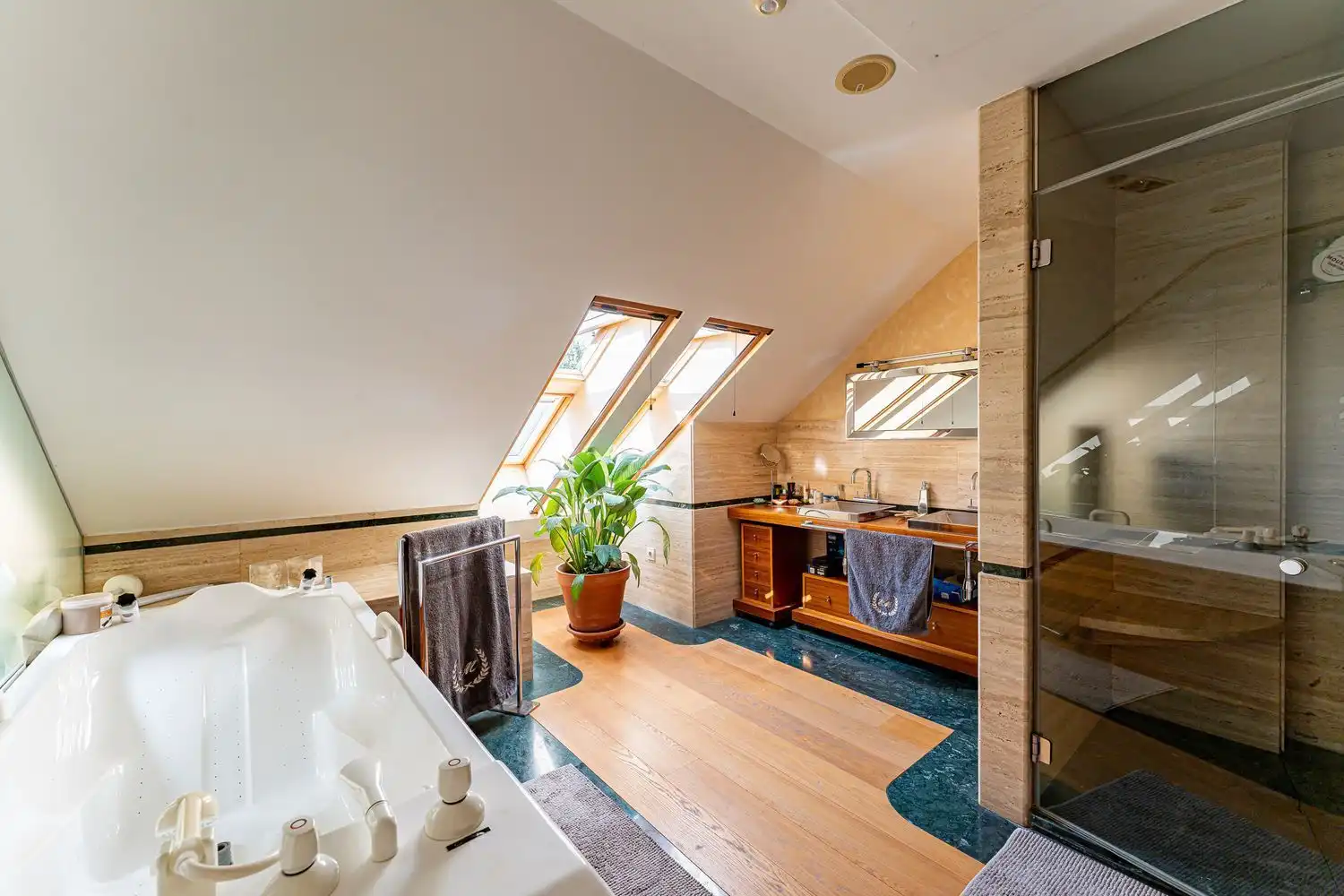 Baño de Casa o chalet en venta en Nuevo Baztán con Aire acondicionado, Jardín privado y Terraza