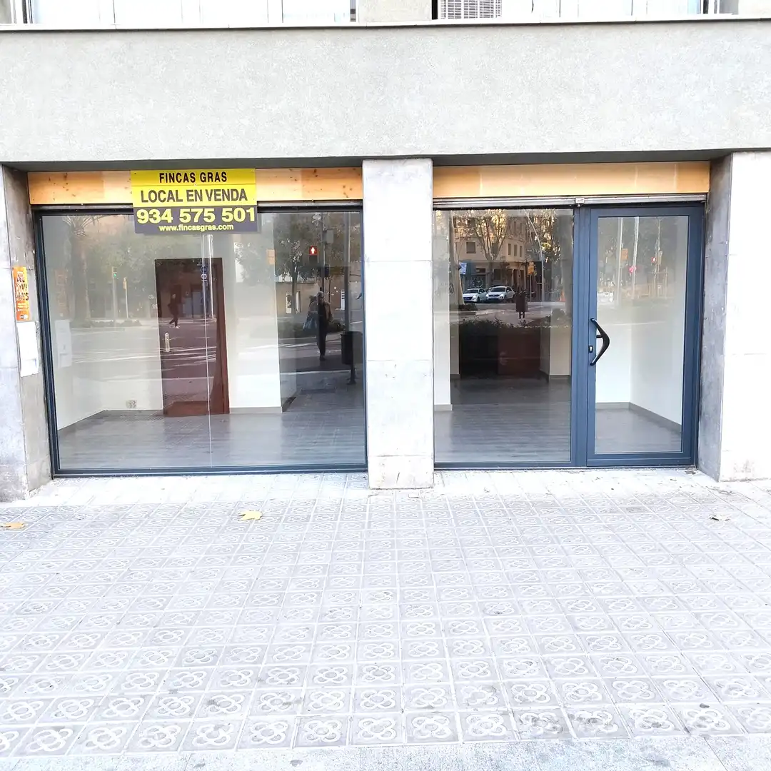 Commercial properties for sale in Barcelona  with Parquet flooring