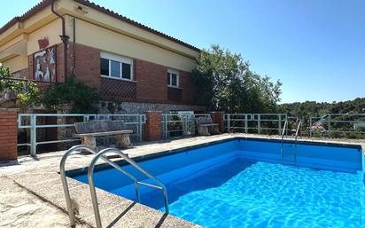 Piscina de Casa o xalet en venda en La Torre de Claramunt amb Calefacció, Jardí privat i Terrassa