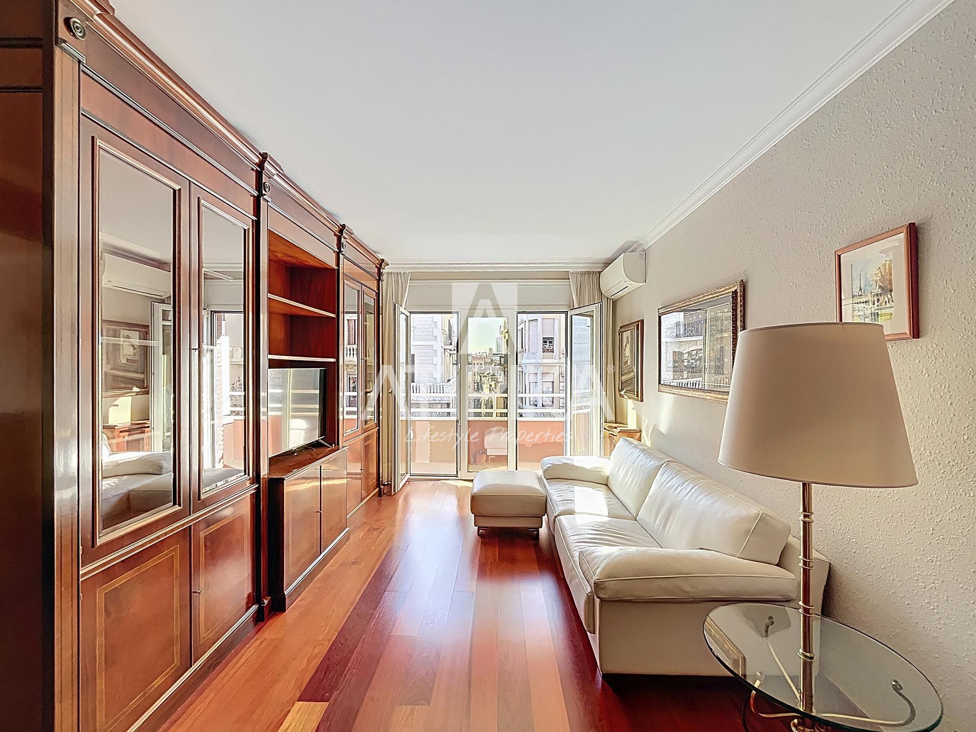 Sala d'estar de Pis en venda en  Barcelona Capital amb Aire condicionat, Calefacció i Parquet