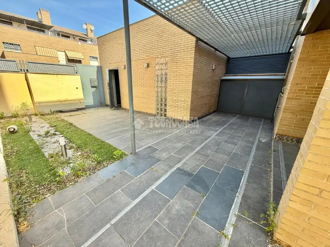 Jardín de Casa adosada en venta en Valdemoro con Aire acondicionado, Jardín privado y Terraza