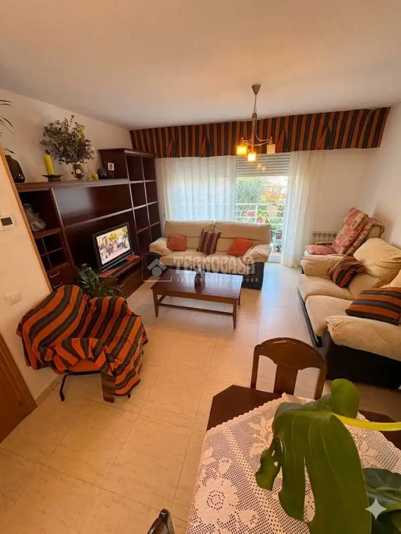 Sala de estar de Casa adosada en venta en Valdemoro con Jardín privado y Terraza