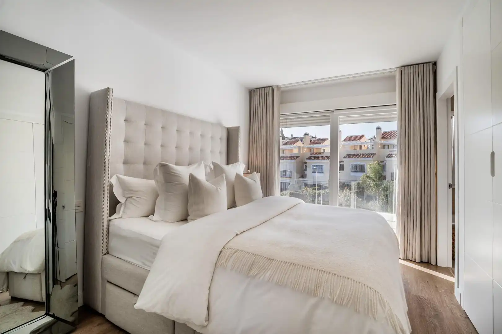 Schlafzimmer von Einfamilien-Reihenhaus zur Miete in Mijas mit Klimaanlage, Terrasse und Schwimmbad