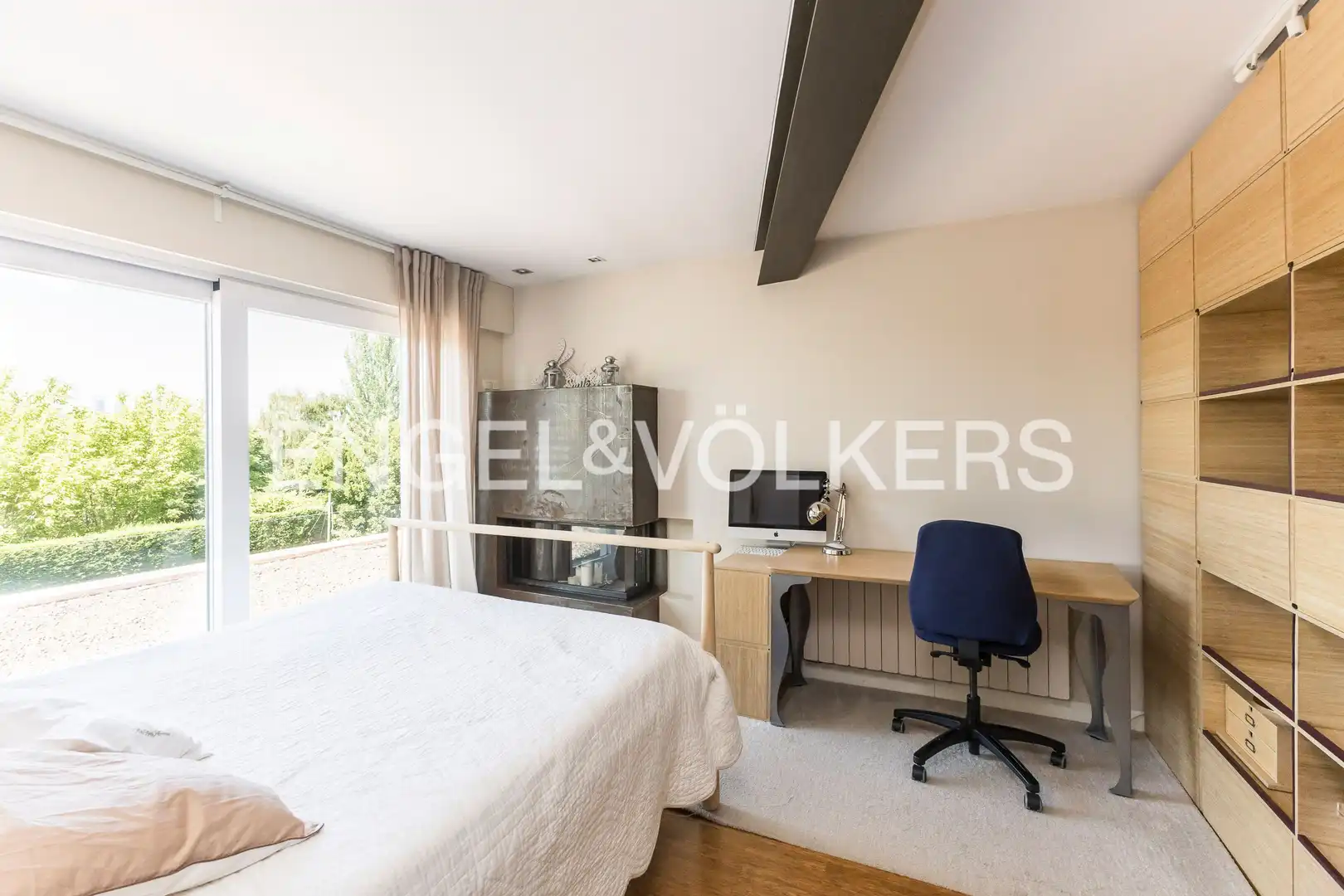 Bedroom of Houses for sale in La Moraleja  with Air Conditioner, Heating and Private garden