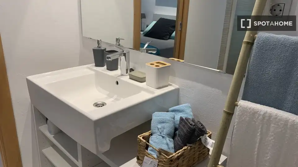 Room in Vallpineda - Rocamar