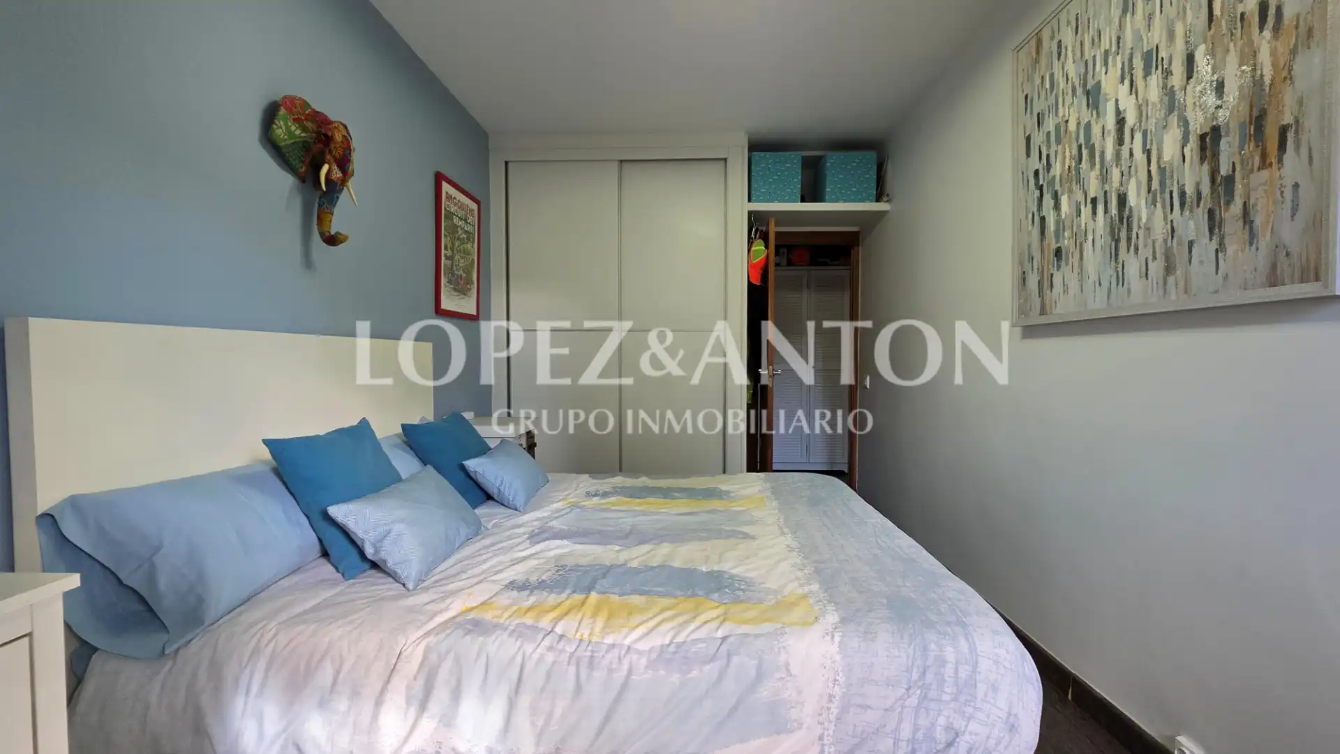 Schlafzimmer von Haus oder Chalet zum Verkauf in L'Eliana mit Klimaanlage, Heizung und Privatgarten