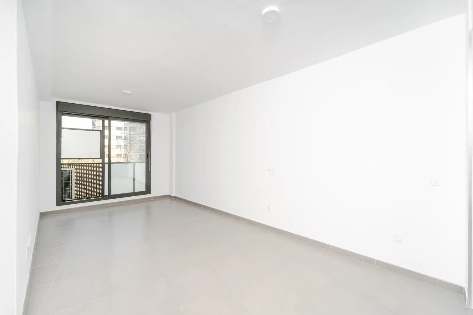 Piso con terraza en venta en Benicalap, imagen 3