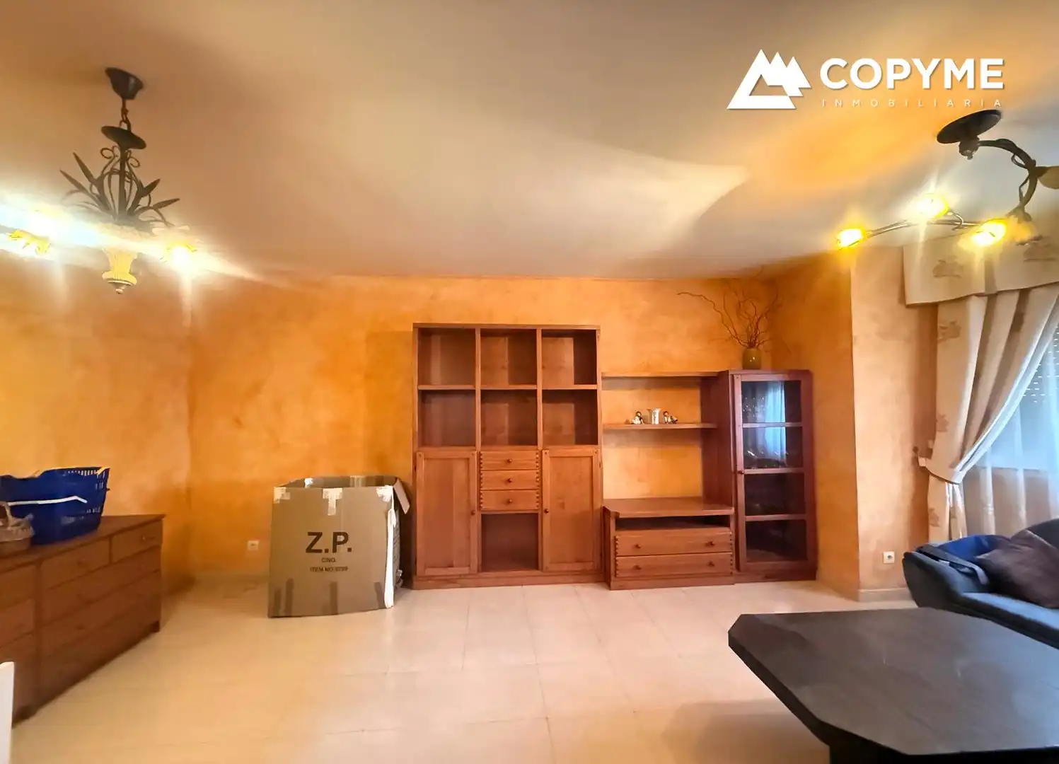 Sala de estar de Casa adosada en venta en Santa Olalla con Aire acondicionado, Calefacción y Jardín privado