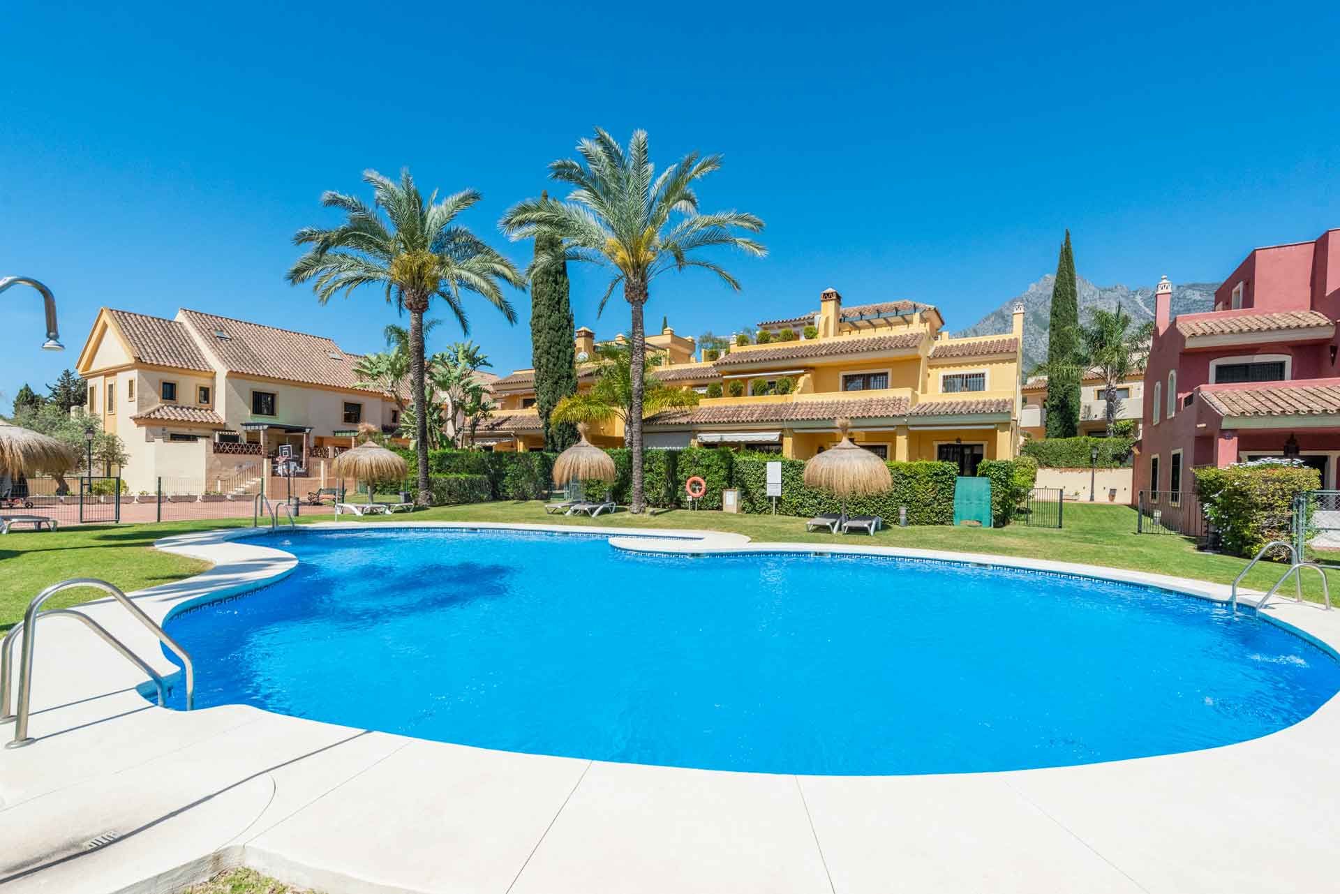 Garden of Single-family semi-detached for sale in Marbella  with Air Conditioner, Private garden and Terrace
