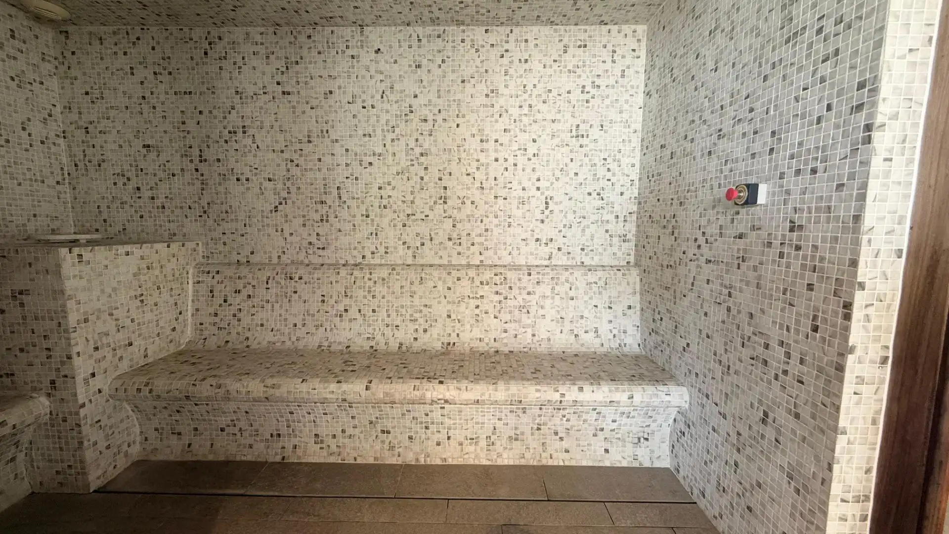 Badezimmer von Dachboden zum Verkauf in Benalmádena mit Klimaanlage, Terrasse und Abstellraum