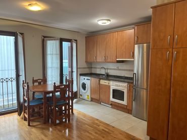 Apartamento con balcón en venta en Juncal Kalea 8
