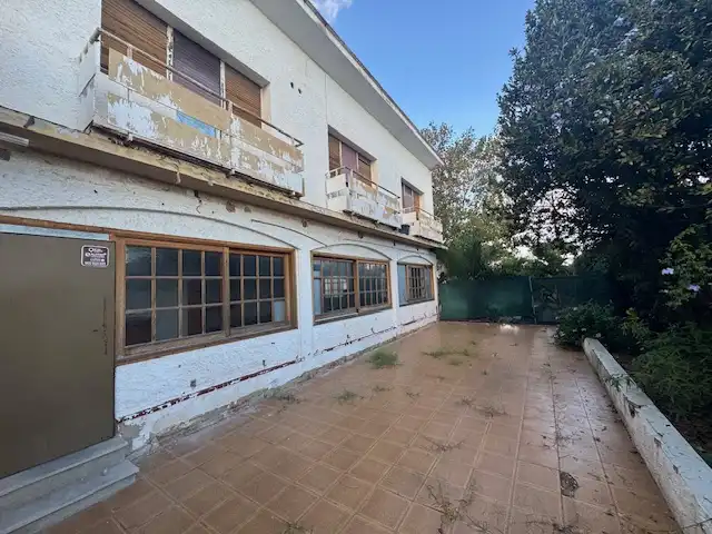 Vista exterior de Casa o xalet en venda en Mataró amb Jardí privat, Parquet i Terrassa