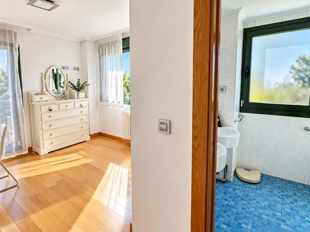 Bedroom of Houses for sale in Oruña